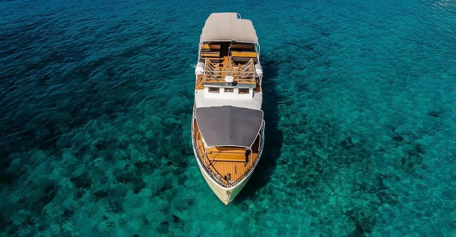 Split: Blue Lagoon and 3 Island Cruise with Food and Drinks - Šolta and the Nečujam shipwreck question