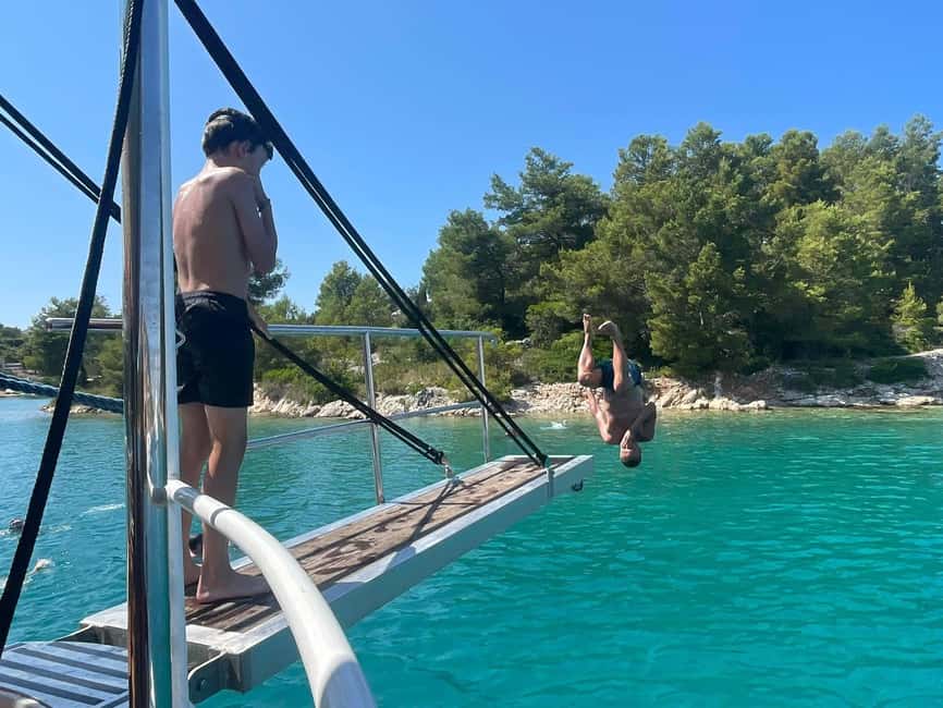 Split: Blue Lagoon and Šolta Boat Tour with Lunch and Drinks - Two Blue-Water Stops in One Seven-Hour Day