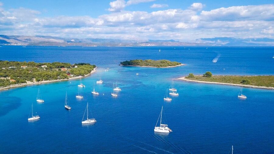 Split: Blue Lagoon and Šolta Boat Tour with Lunch and Drinks - Should You Book the Blue Lagoon and Šolta Tour?
