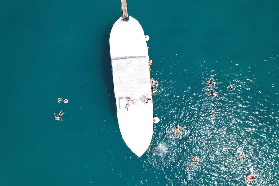 Split: Blue Lagoon and Šolta Boat Tour with Lunch and Drinks - Lunch, Wine, and the Practical Value of $61