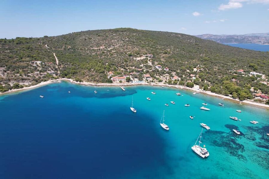 Split: Blue Lagoon and Šolta Boat Tour with Lunch and Drinks - What the Boat Ride Feels Like