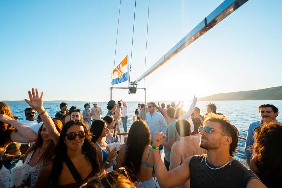 Split: Blue Lagoon Boat Party with Slide, Dj and After Party - The first 80 minutes on the yacht