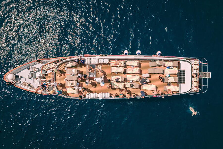 Split: Blue Lagoon, Shipwreck and Šolta with Food and Drinks - Boarding Yacht Tamaris from Split’s Riva