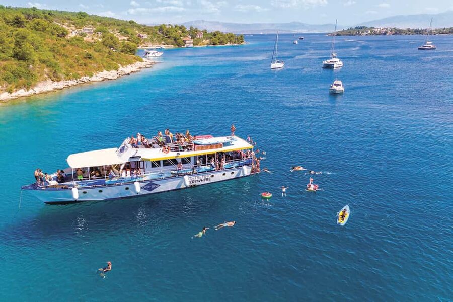 Split: Blue Lagoon, Shipwreck, & Šolta with Lunch & Drinks - Key points at a glance