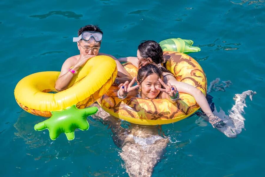 Split: Blue Lagoon, Shipwreck, & Šolta with Lunch & Drinks - Nečujam Bay and the shipwreck