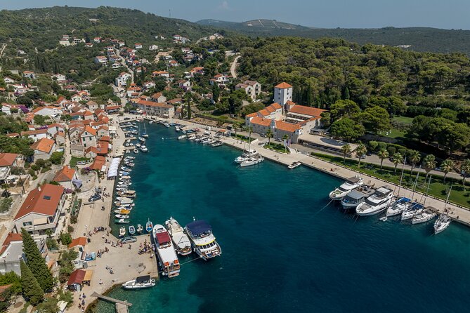 Split: Blue Lagoon & Šolta Tour with Lunch & Drinks - Maslinica, 90 minutes in Šolta’s harbor village