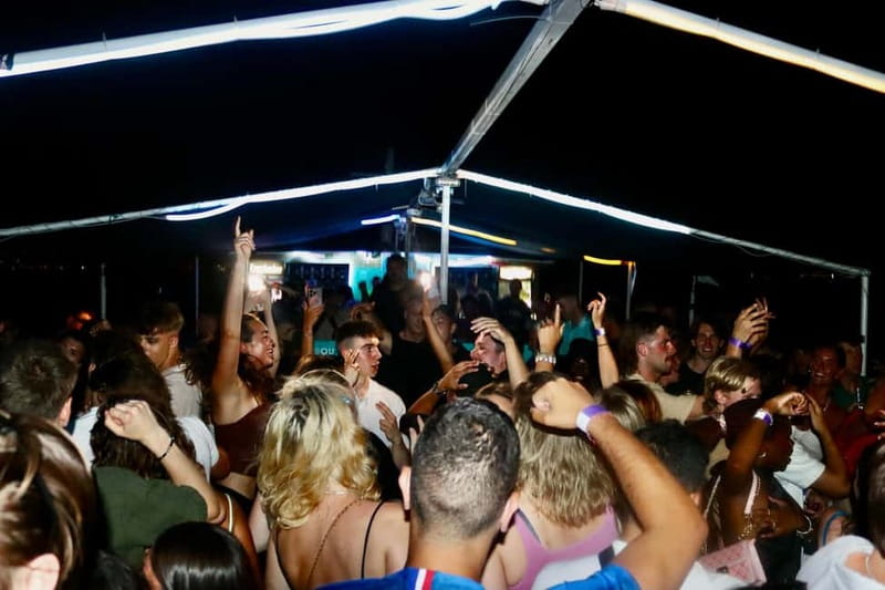 Split: Boat Crawl with Nightclub Access, Shots, & Boat Party - Finishing with VIP nightclub access