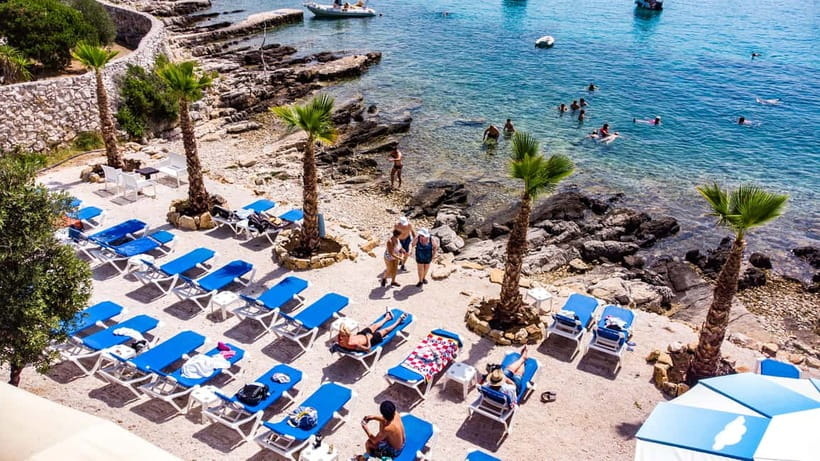 Split Boat Trip Half-Day: Blue Lagoon, Trogir & Čiovo - Guides, Music, and the Feel of the Ride