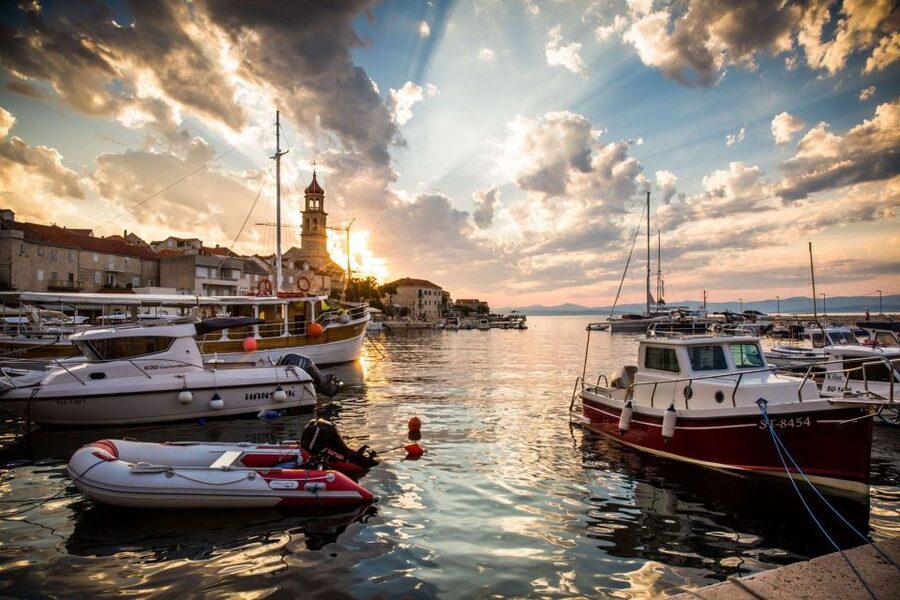 Split: Brac Island and Sutivan Village Sunset Boat Tour - Leaving Split at 7:00 PM