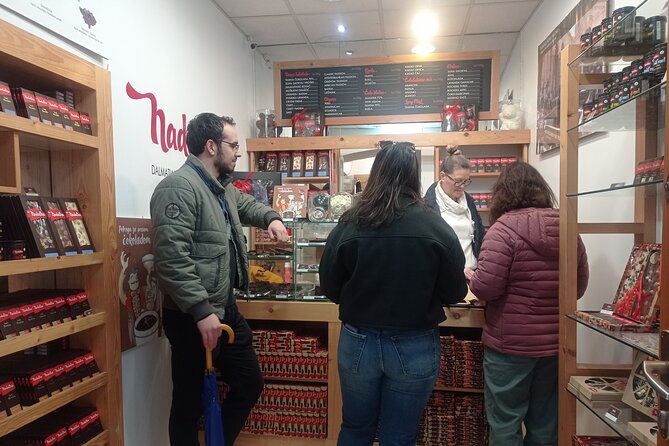 Split: Food Tasting Small Group Tour - Food Included - Food tastings, portions, and what is included