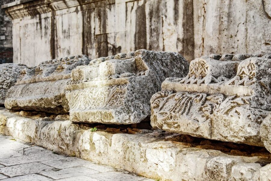 Split Game of Thrones Tour: City of Dragons - What the guide’s style adds