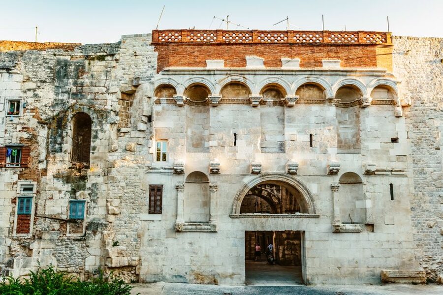 Split Game of Thrones Tour: City of Dragons - Who will enjoy this most