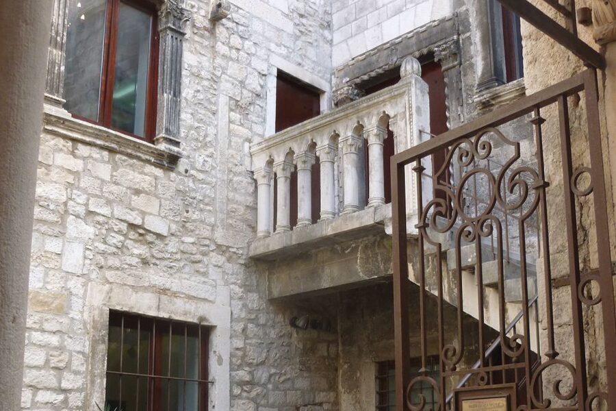 Split: Game of Thrones Tour with Diocletian's Palace Cellar - A Game of Thrones walk inside a real Roman palace