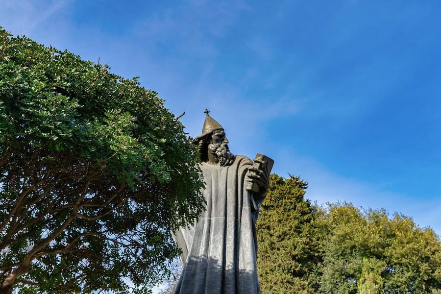 Split: Group or Private Walking Tour with Art Historian - Finishing in Varoš
