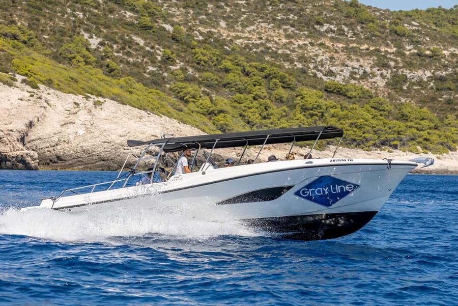 Split: Half-Day Blue Lagoon, Shipwreck, and Trogir Boat Tour - Trogir: one hour in a UNESCO-listed old town