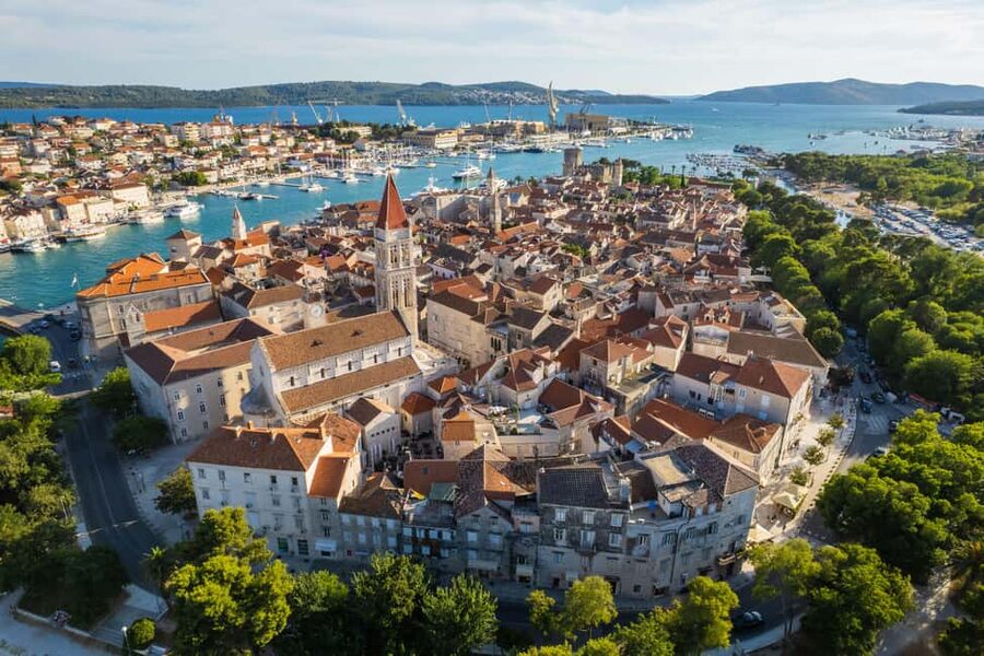 Split: Half-Day Blue Lagoon, Shipwreck, and Trogir Boat Tour - The Blue Lagoon: clear water and a private beach