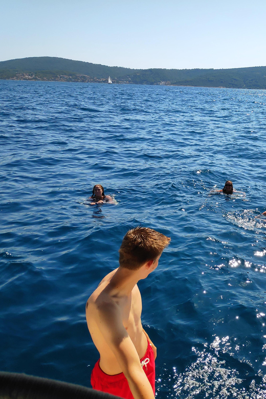 Split: Half Day Sailing Tour with Swim Stop, Snacks and Wine - Wine, cheese, and prosciutto without a restaurant stop