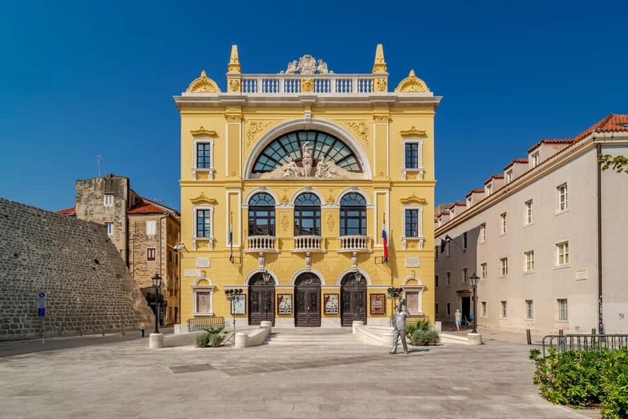 Split: Jewish Heritage & Diocletian's Palace Walking Tour - Walking through Diocletian’s Palace