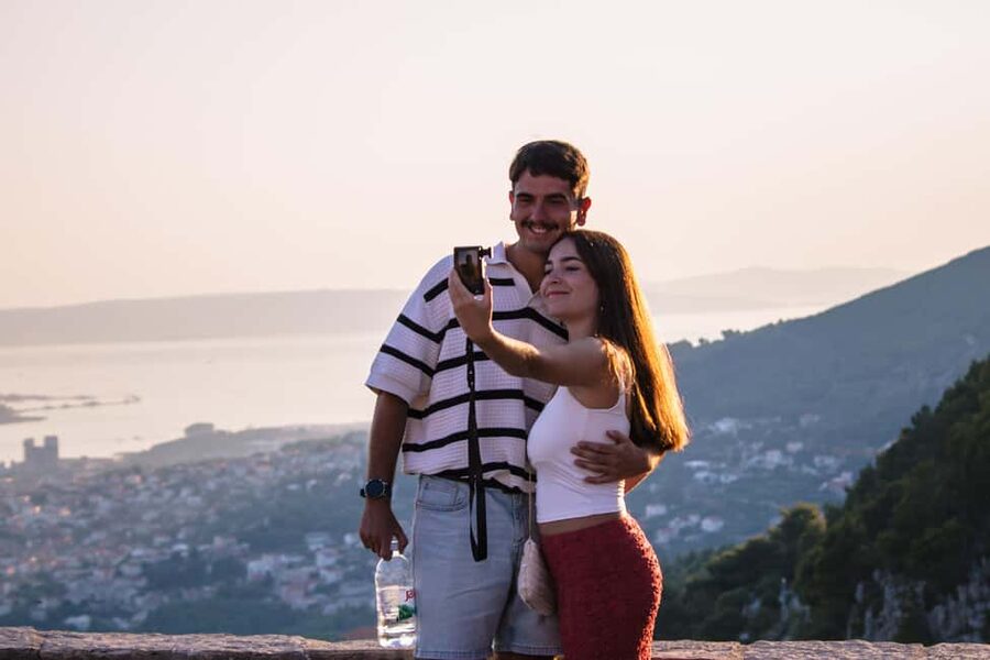 Split: Klis Sunset Sightseeing Bus Tour - Meeting the Red Bus at Apodos Travel Agency