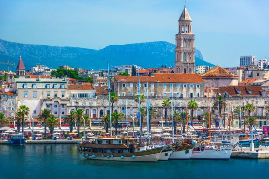 Split: Old Town & Diocletian's Palace Earlybird Walking Tour - Meeting at the red SPLIT sign