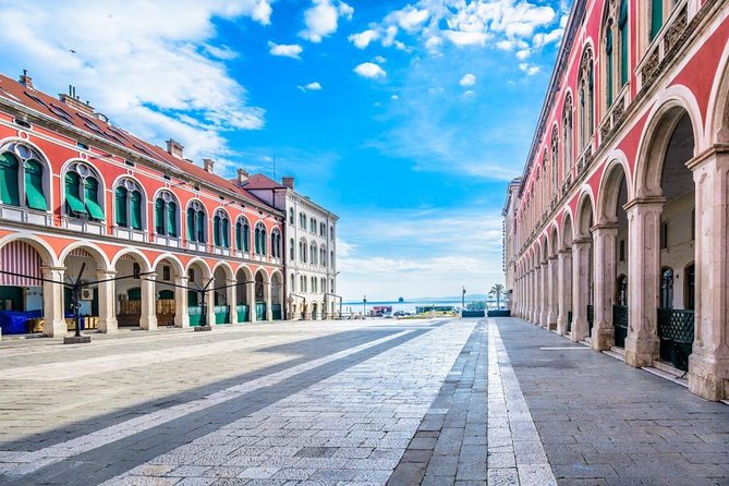 Split Old Town Walking Tour - Inside the 90-minute route through the palace