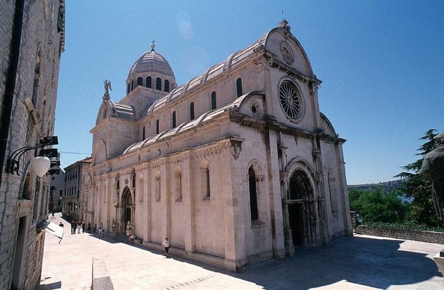 Split or Trogir: Krka Waterfalls & Wine and Food tasting - Key points at a glance
