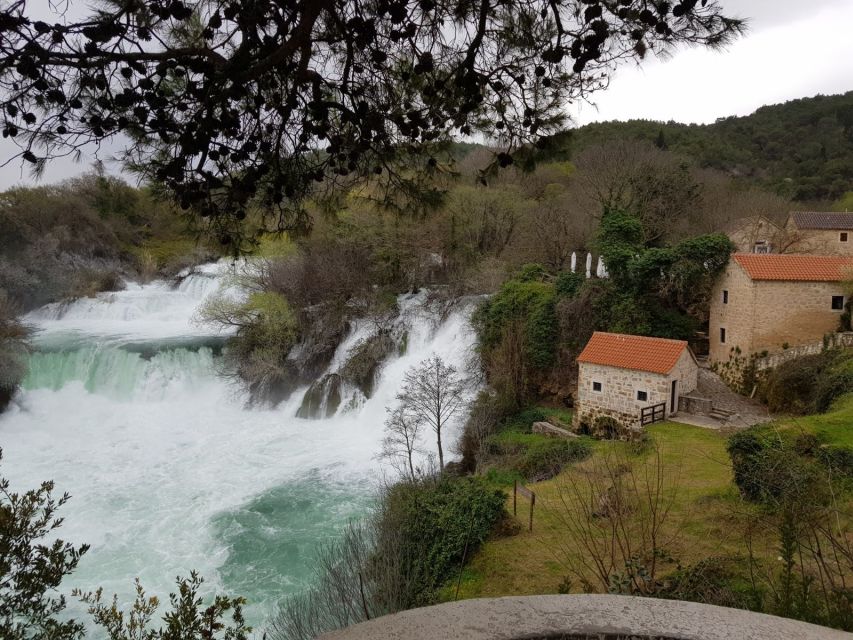 Split or Trogir: Krka Waterfalls & Wine and Food tasting - A pause in historic Šibenik
