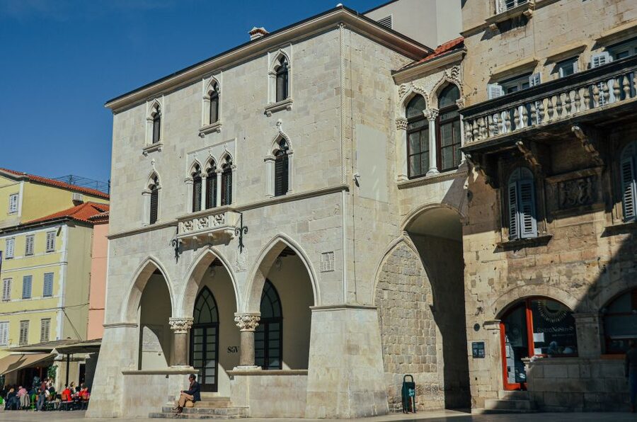 Split: Palace & Old Town Private Walking Tour-Entrance incl. - Timing, walking effort, and access