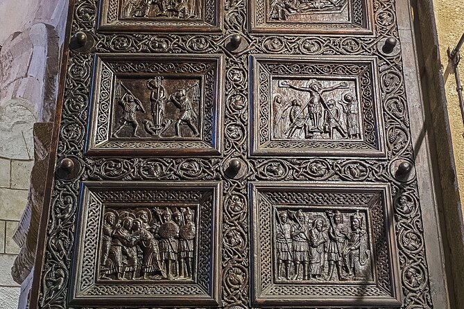 Split Palace & Old Town -Private walking tour- Entrance included - The Peristyle, where Roman power met the public