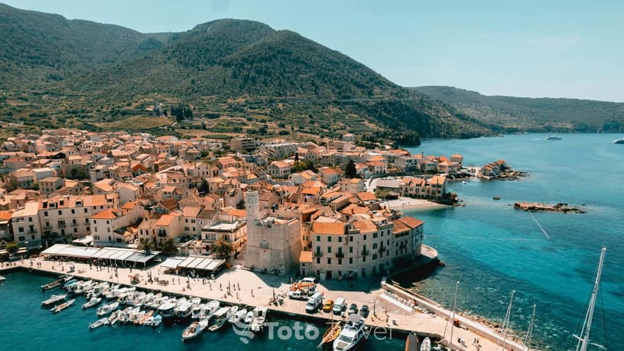 Split/Podstrana: Blue Cave, Hvar & 6 Islands Speedboat Trip - Milna on Brač provides a gentler finish