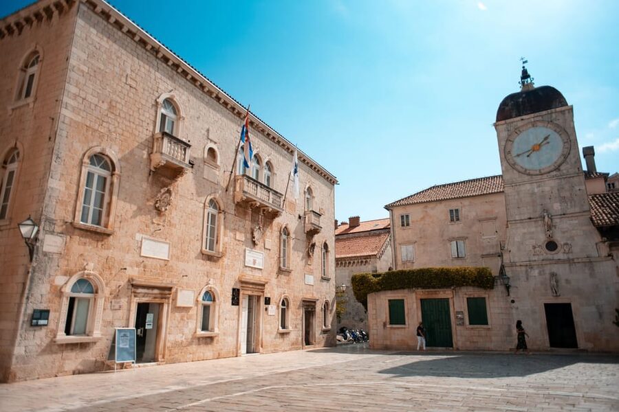 Split: Private tour to Salona, Vitturi castle and Trogir - Why this route works for history lovers