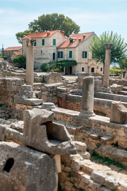 Split: Private tour to Salona, Vitturi castle and Trogir - Vitturi Castle and the seven towns of Kaštela
