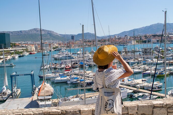 Split Private Tour with Professional Photos - Narrow lanes to the Golden Gate