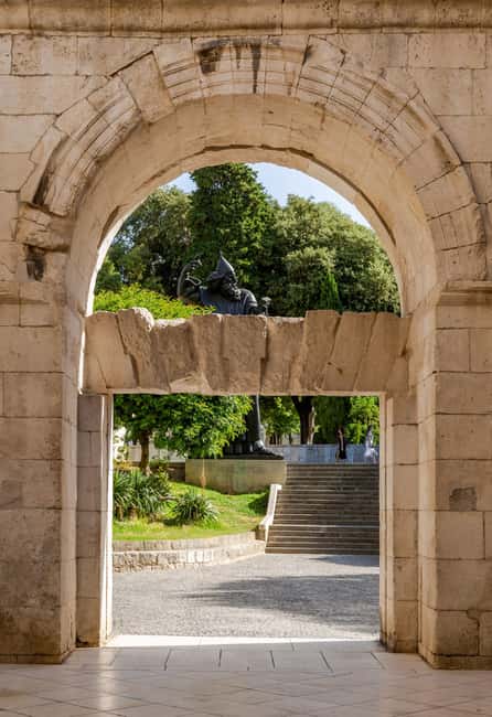 Split: Private Walking Tour and Diocletian's Palace - The Golden Gate and the Game of Thrones Museum