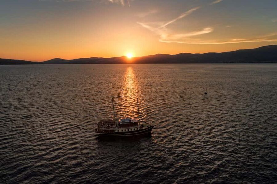 Split:Sunset Cruise with Live Music - Meeting Point and Useful Planning Details