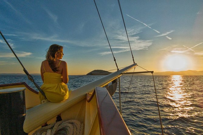 Split:Sunset Cruise with Live Music - Kaštela Bay, Mountain Views, and Hajduk Stadium