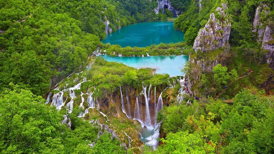 Split: Transfer to Zagreb with Plitvice Lakes Entry Tickets - Starting in Split and settling into the bus