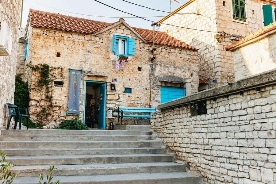 Split/Trogir: Blue lagoon and 3 islands speedboat tour - Weather, meeting points, and cancellations