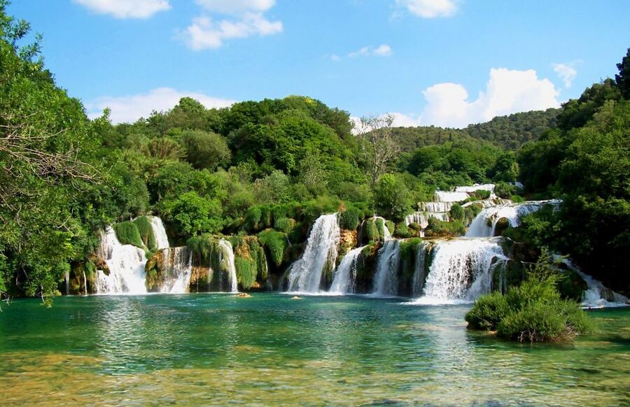 Split/Trogir: Krka National Park Day Trip with Wine Tasting - Skradinski Buk: the day’s main sight