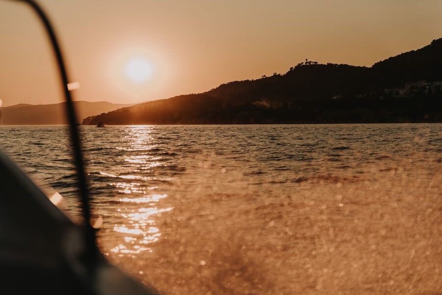 Split & Trogir: Private Blue Lagoon & Wine Tasting Boat Tour - Stomorska: a waterfront lunch stop on Šolta