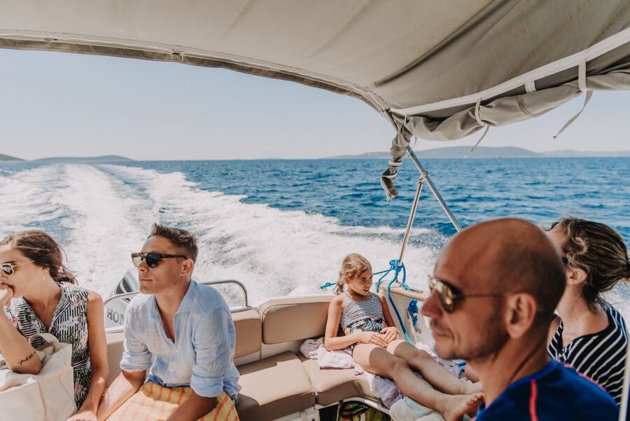 Split & Trogir: Private Blue Lagoon & Wine Tasting Boat Tour - Milna on Brač: the tasting that gives the day its flavor