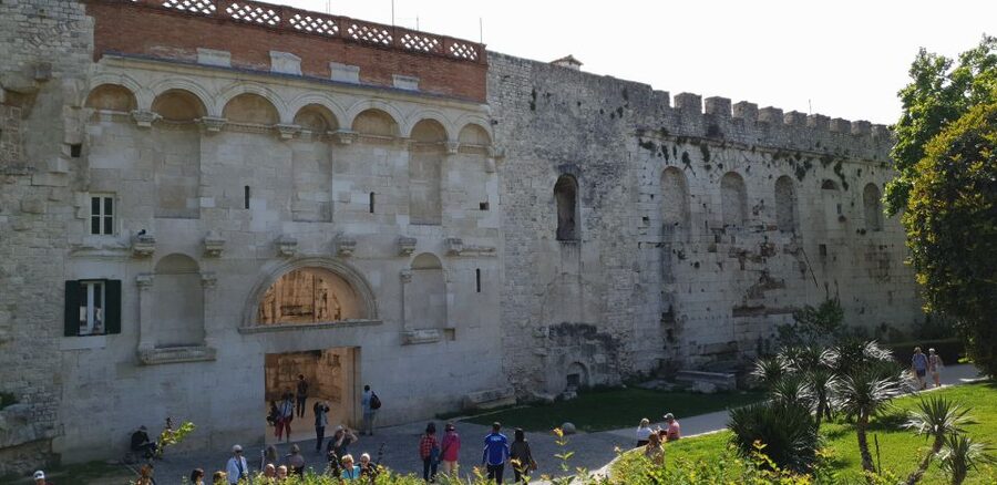 Split: Walking tour of Split with a 'Magister' of History - Meeting Toni at the Bronze Gate