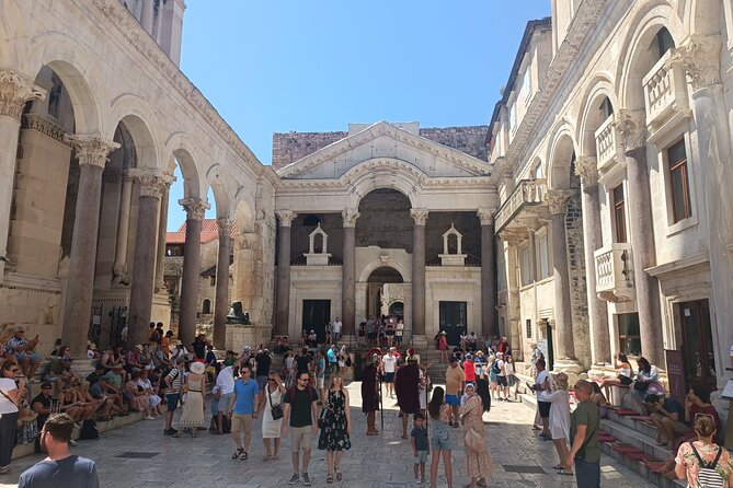 Split Walking Tour with Professor of History - The toe of Gregory of Nin and a Croatian cultural figure