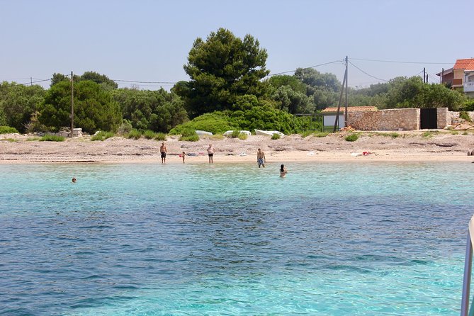 Three Islands Private Speedboat Tour With Blue Lagoon Stop - Drvenik’s coves and the short scenic pause