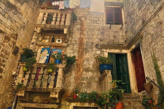 Trogir 1,5-Hour Small Group City Tour - Saint Lawrence’s Cathedral and five minutes of layered design