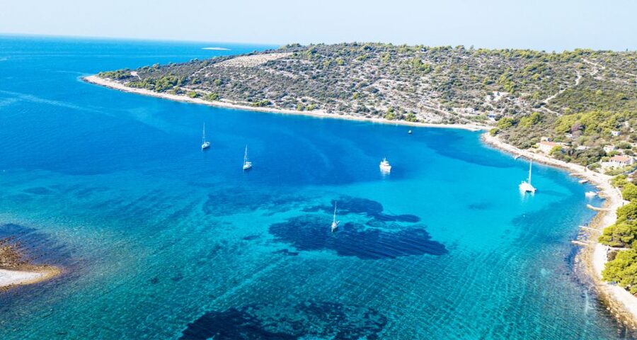 Trogir: White Lagoon, Maslinica & Blue Lagoon Speedboat Tour - Krknjaši Blue Lagoon for the Final Swim