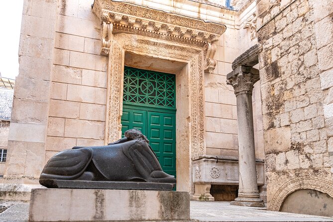 Walking tour of Split with an Art Historian - Through the substructures to the Riva