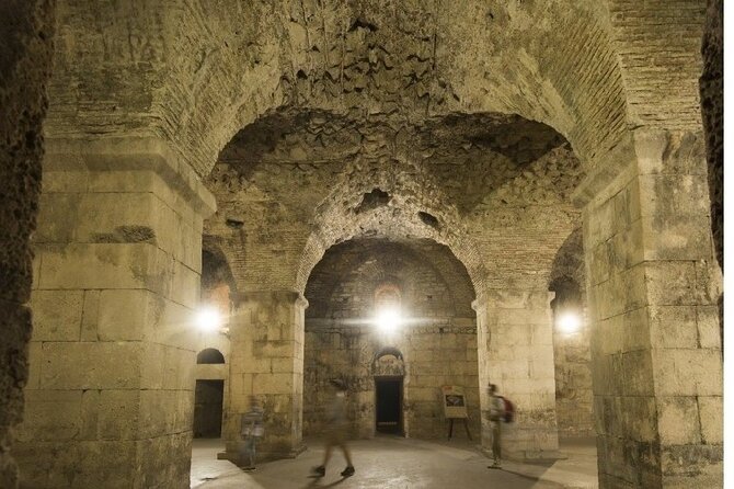 YOUR BEST PRIVATE TOUR - amazing Split and Diocletian's palace - The Golden Gate and Roman street plan