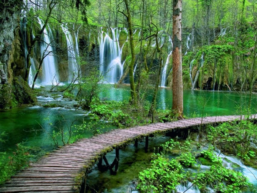 Zagreb to Split: Private Transfer with Plitvice Lakes - Lunch at a local restaurant